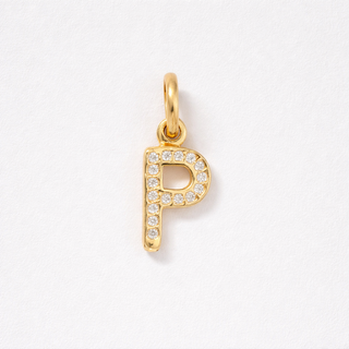 Dije Inicial P Oro 18k (0.59gr / 1.8 cm x 0.6 cm)